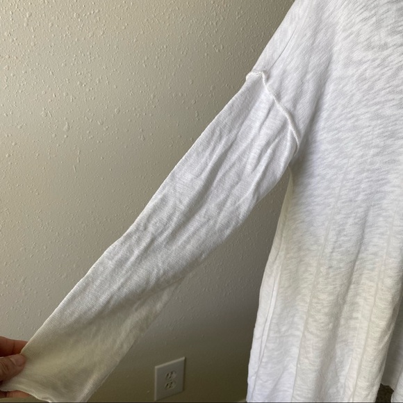 Sharkbite Hem White Tunic long sleeve V Neckline Blouse Top Oversized Fl… - Picture 5 of 6